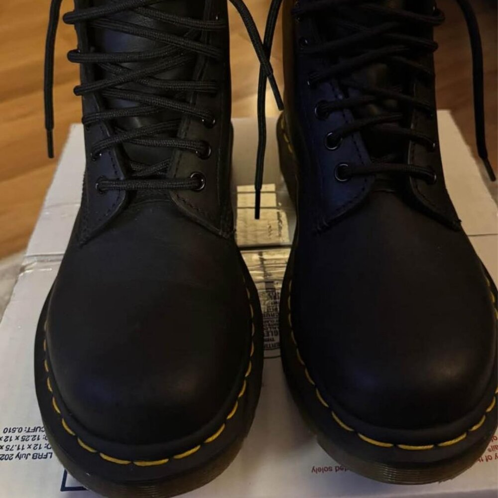 Dr Martens Air Wair UK 6 US 7 (See Tag)